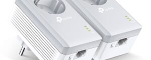 Tp- LINK -- TL-PA4010P KIT V5 AV600 Passthrough Powerline Starter Kit